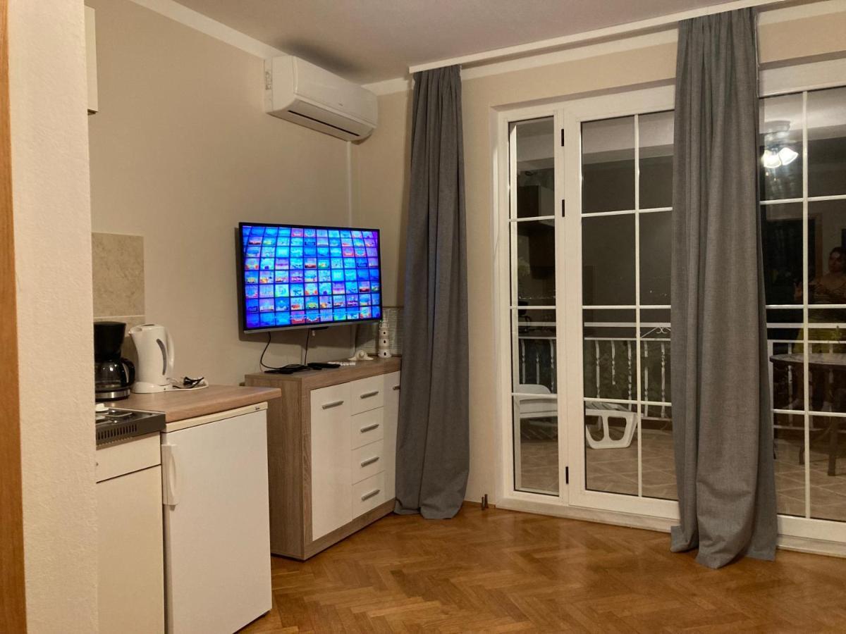 דוגי ראט Guest House Adria מראה חיצוני תמונה