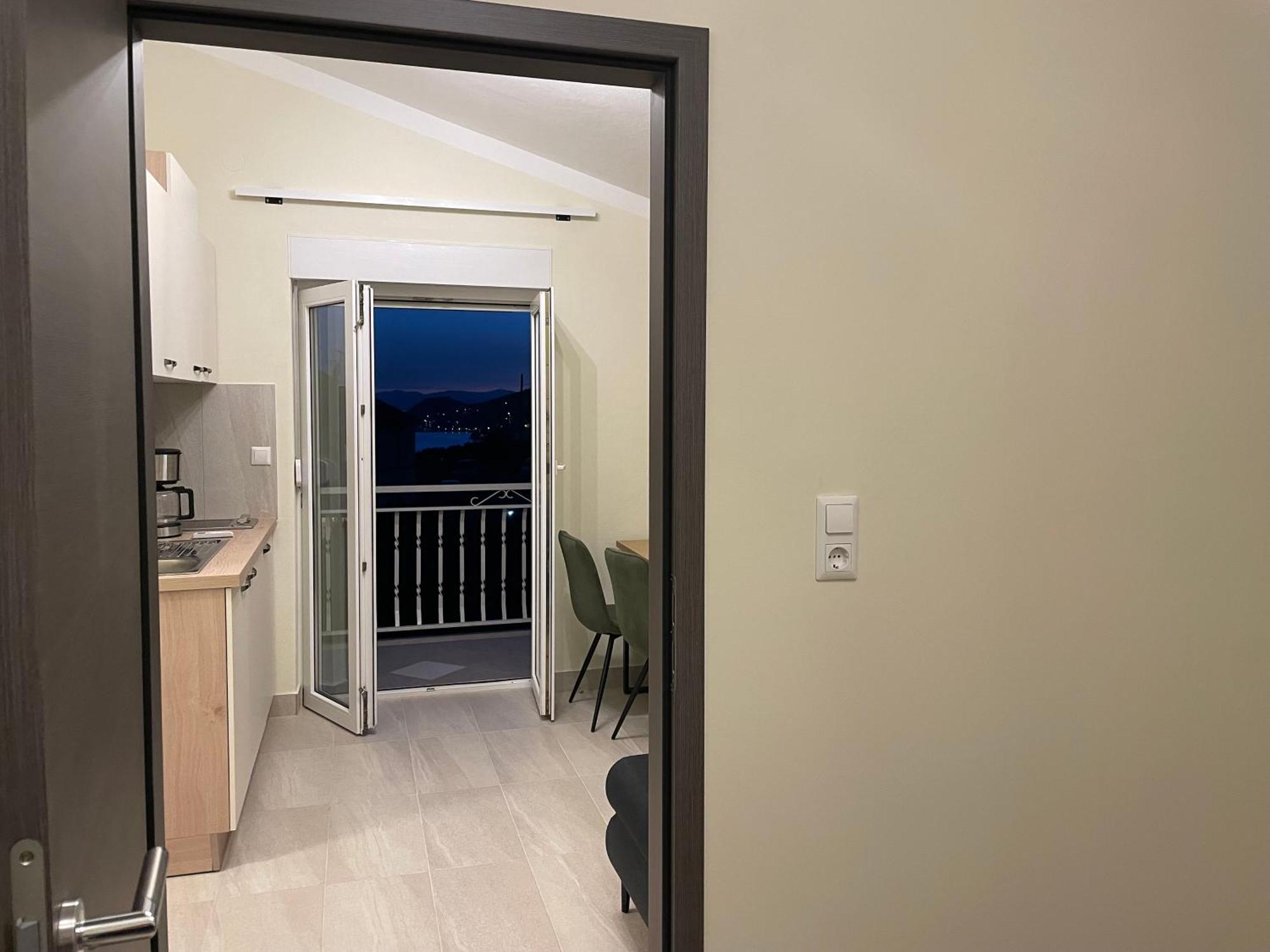 דוגי ראט Guest House Adria מראה חיצוני תמונה
